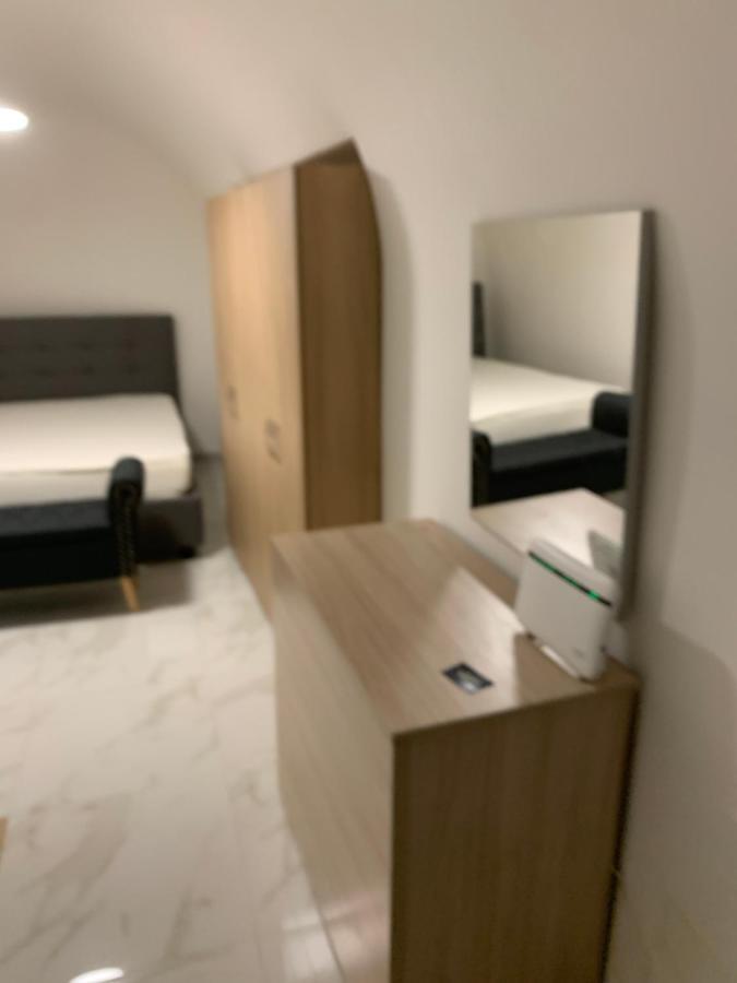 Апартаменты Viky House Chiaja 1 Неаполь Экстерьер фото