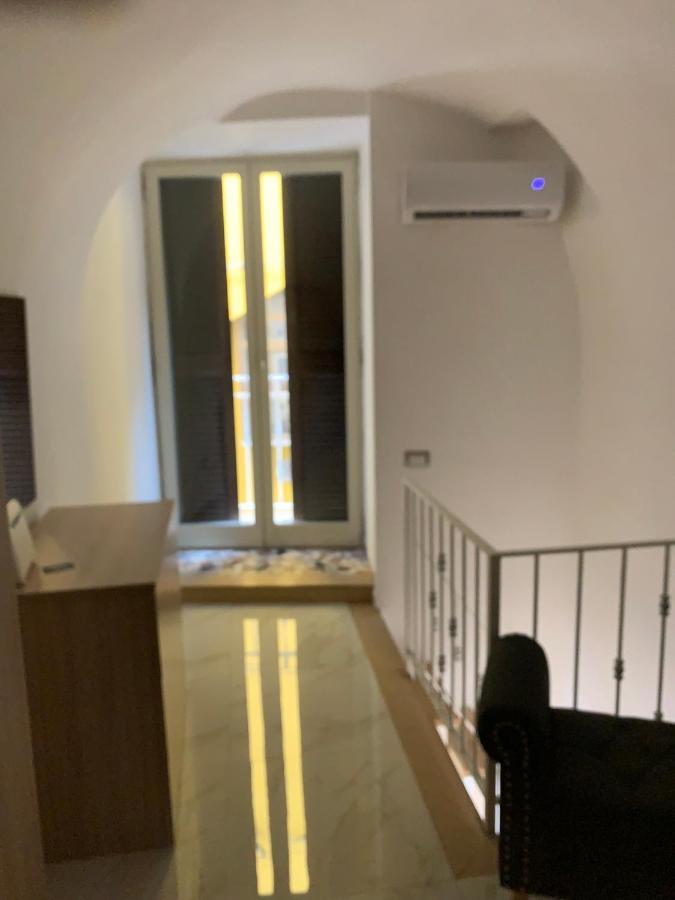 Апартаменты Viky House Chiaja 1 Неаполь Экстерьер фото